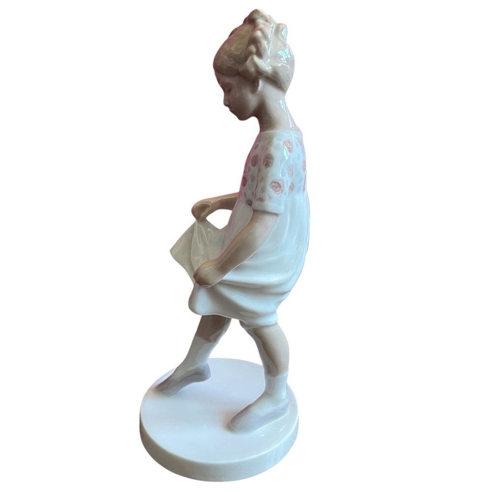 Bing and Grondahl B&G Girl Dancing Learning The Steps Figurine #1794 Denmark - Picture 7 of 9